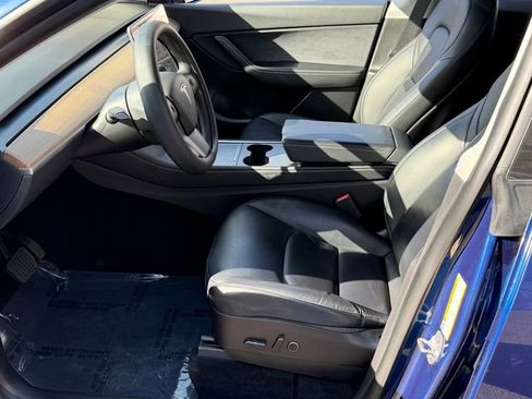 Used 2021 Tesla Model Y Long Range image 18