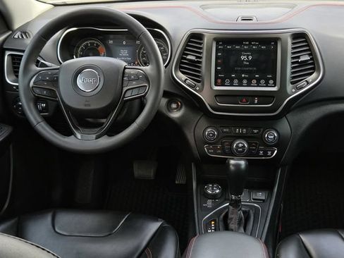 Used 2022 Jeep Cherokee Trailhawk AWD/4WD image 5
