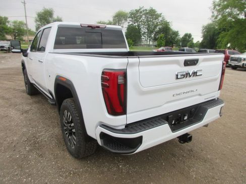 New 2026 GMC Sierra 2500 Denali Ultimate AWD/4WD image 9