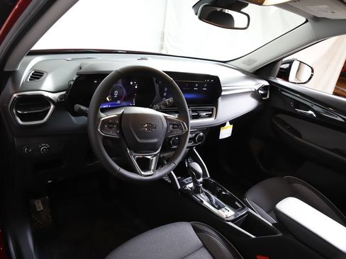 New 2026 Chevrolet TrailBlazer LT w/ Convenience Package AWD/4WD image 13