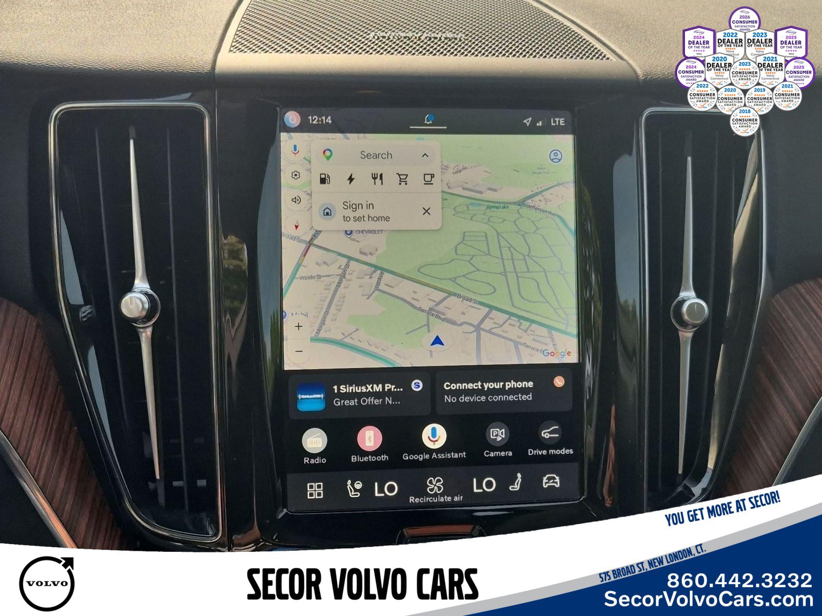 Certified 2024 Volvo XC60 T8 Plus w/ Protection Package Premier AWD/4WD image 14