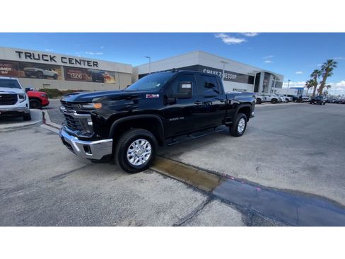 Used 2024 Chevrolet Silverado 2500 LT w/ All Star Edition AWD/4WD image 4