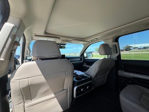 Used 2022 Ford Expedition Limited AWD/4WD image 14