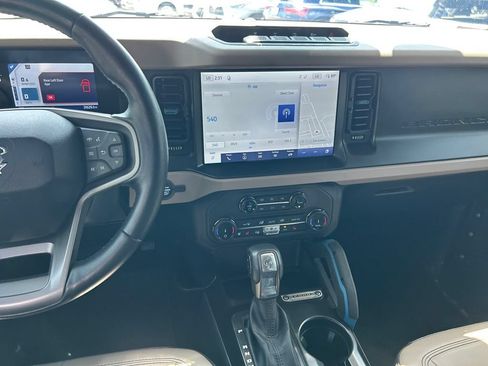 Used 2022 Ford Bronco Wildtrak AWD/4WD image 19