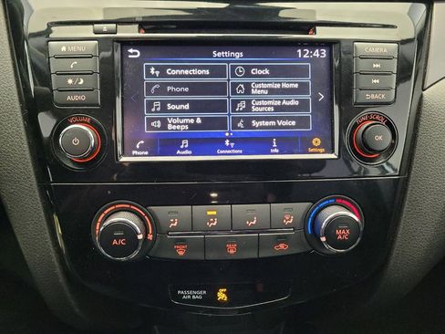 Used 2021 Nissan Rogue Sport S image 25