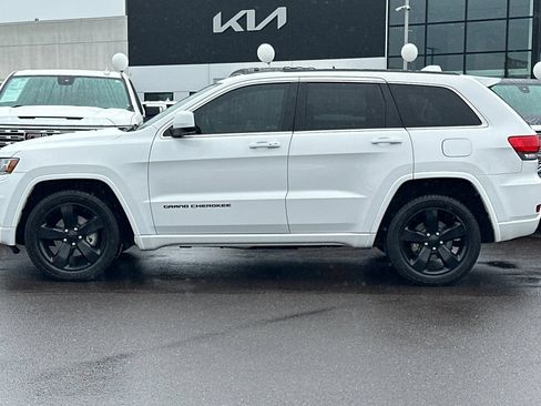 Used 2015 Jeep Grand Cherokee Altitude AWD/4WD image 7