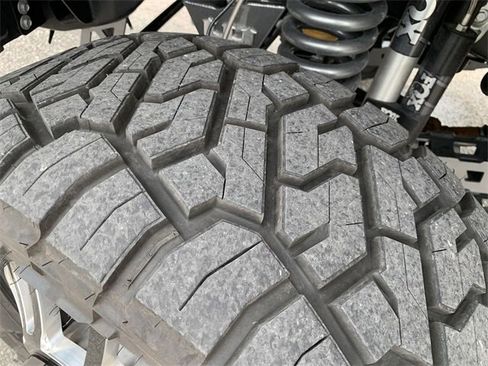 New 2024 Ford F450 Platinum w/ FX4 Off-Road Package image 35