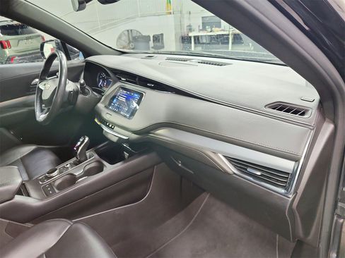 Used 2023 Cadillac XT4 Premium Luxury image 35