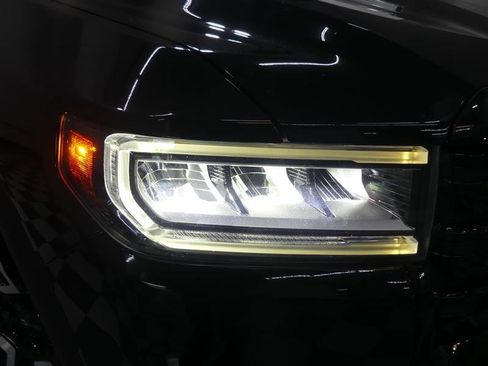 Used 2021 GMC Acadia SLT w/ Elevation Edition AWD/4WD image 15