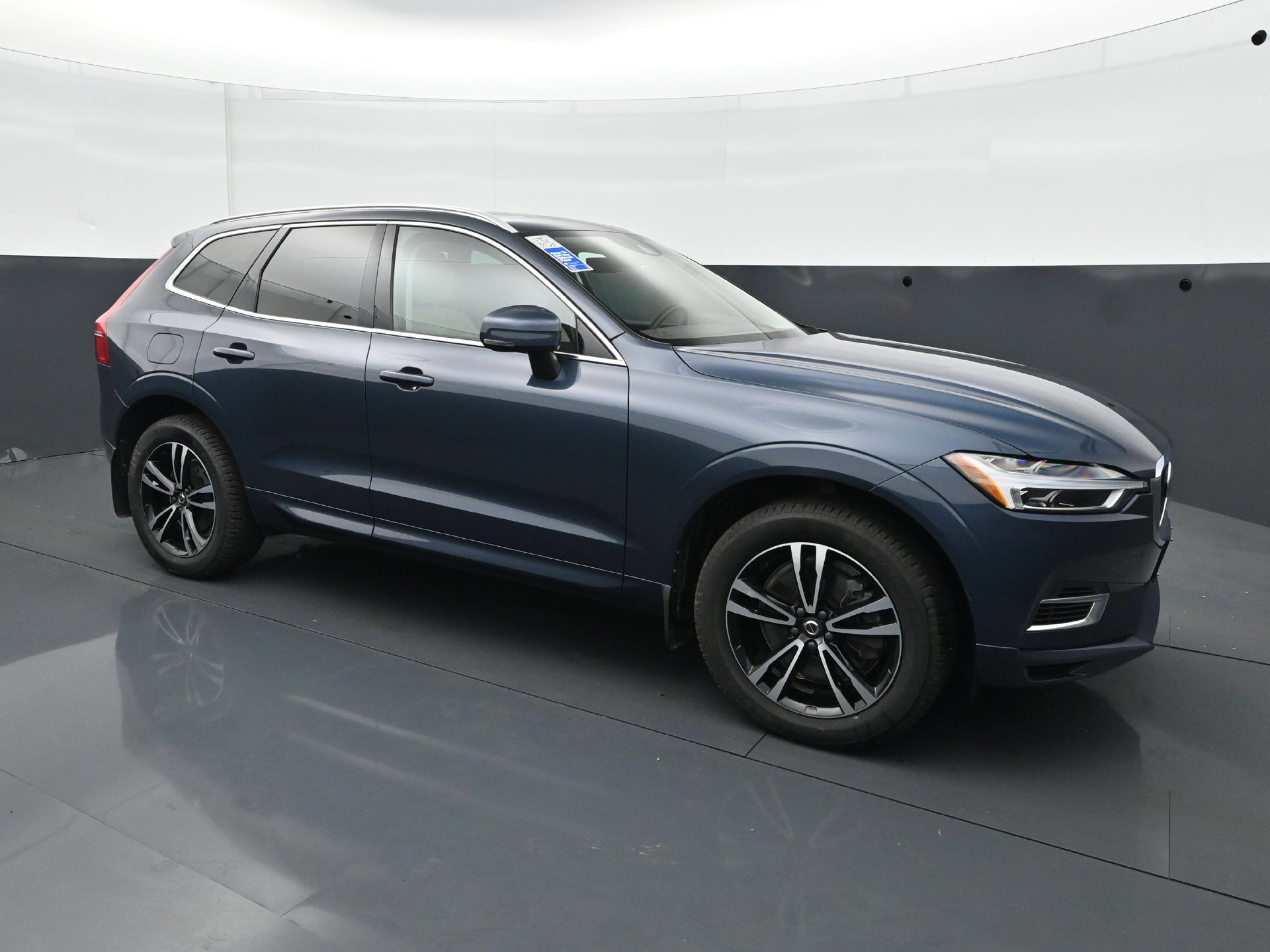 Used 2018 Volvo XC60 T8 Momentum AWD/4WD image 9