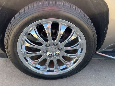 Used 2011 Cadillac Escalade 2WD image 5