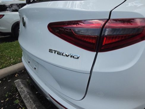 Used 2023 Alfa Romeo Stelvio Veloce AWD/4WD image 6
