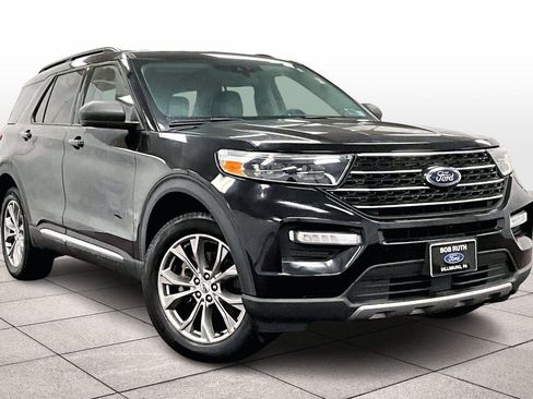 Certified 2022 Ford Explorer XLT w/ Equipment Group 202A image 2