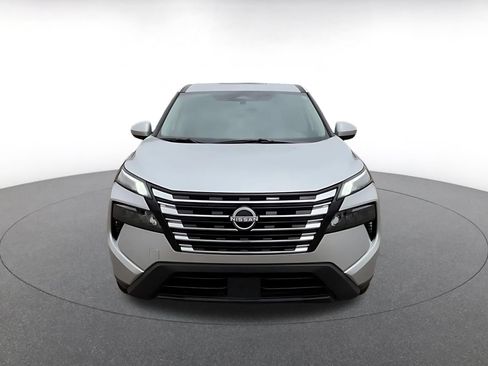 Used 2025 Nissan Rogue SV FWD image 4