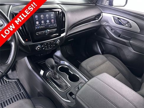 Used 2023 Chevrolet Traverse LT image 36