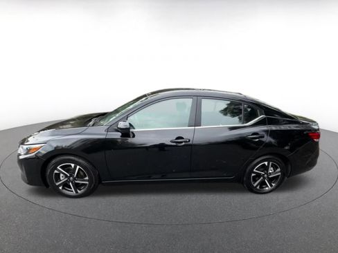 Used 2025 Nissan Sentra SV image 9