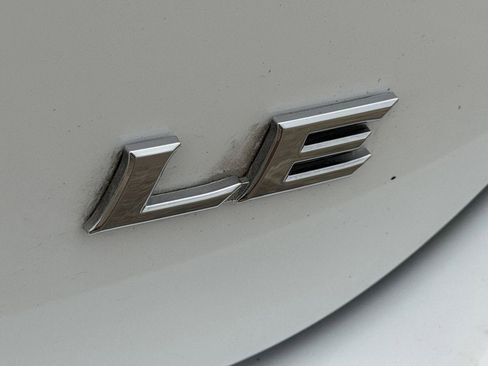 Used 2021 Toyota Camry LE FWD image 11