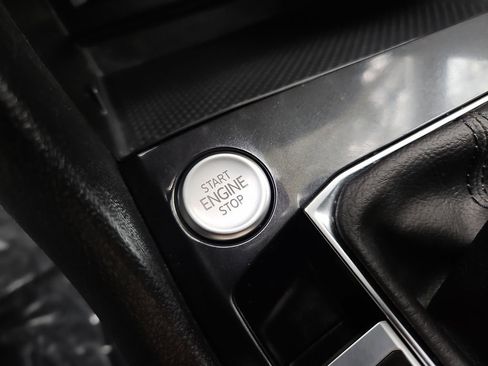 Used 2024 Volkswagen Tiguan SE image 21