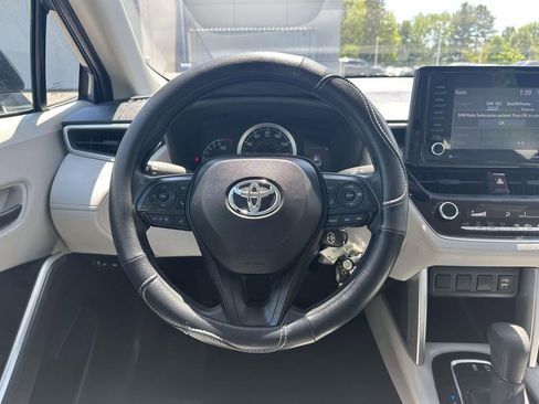 Used 2022 Toyota Corolla Cross L FWD image 11