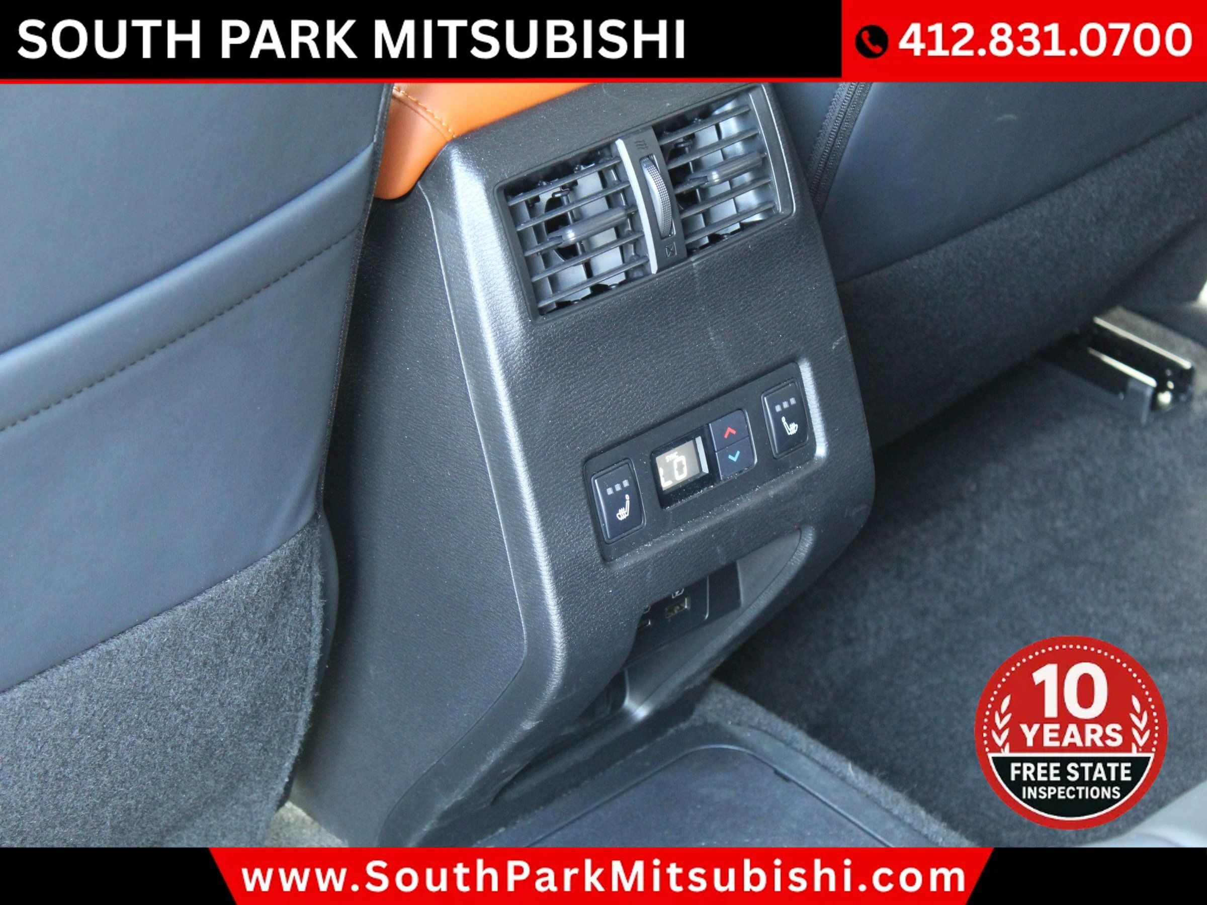 Used 2025 Mitsubishi Outlander 4WD Plug-In Hybrid image 16