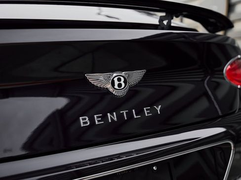 Used 2022 Bentley Continental GT image 11