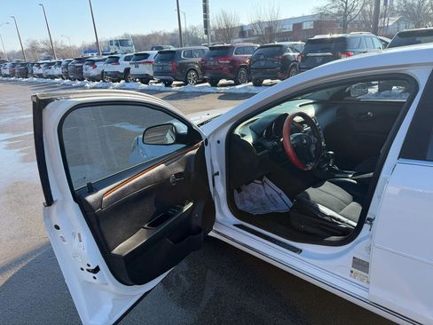 Used 2012 Chevrolet Malibu LT image 9