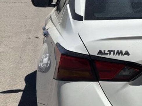 Used 2024 Nissan Altima 2.5 S FWD image 20