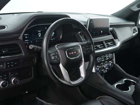 Used 2023 GMC Yukon XL SLT image 23