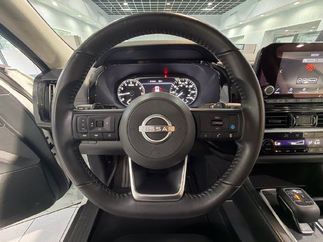 Used 2025 Nissan Pathfinder SV FWD image 17