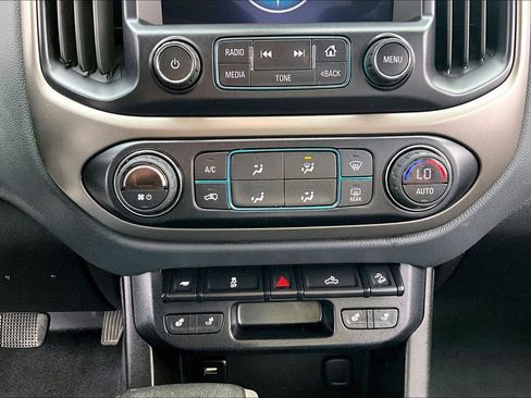 Used 2015 Chevrolet Colorado Z71 image 32