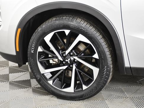 Used 2022 Mitsubishi Outlander SE image 53