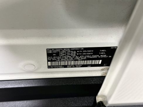 Used 2019 Toyota RAV4 Limited FWD image 12