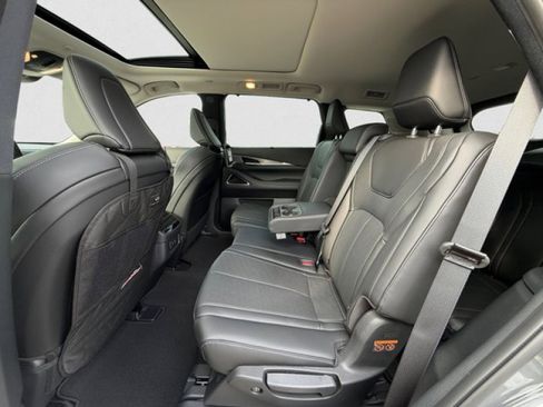 New 2026 INFINITI QX60 Luxe w/ Family Package image 18