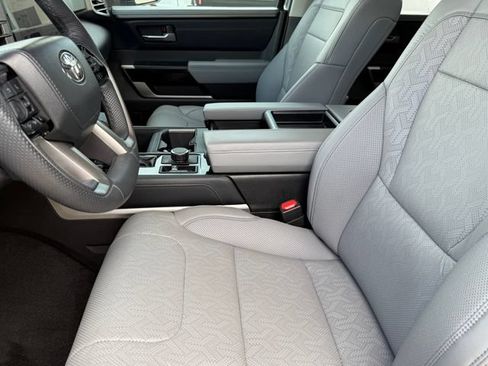 Used 2024 Toyota Tundra Limited AWD/4WD image 10