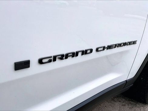 Used 2023 Jeep Grand Cherokee L Laredo AWD/4WD image 20
