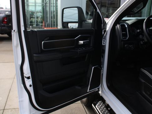 Used 2023 RAM 2500 Laramie w/ Night Edition image 29