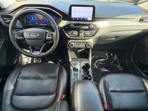 Used 2022 Ford Escape Titanium image 17