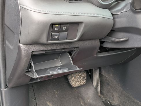 Certified 2023 Toyota Highlander XLE image 16