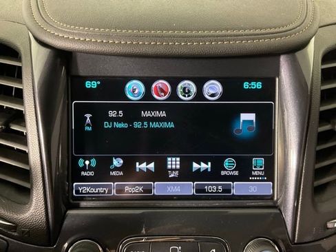 Used 2016 Chevrolet Impala LT w/ Convenience Package image 21