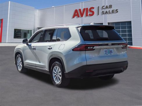 Used 2025 Toyota Grand Highlander AWD image 9