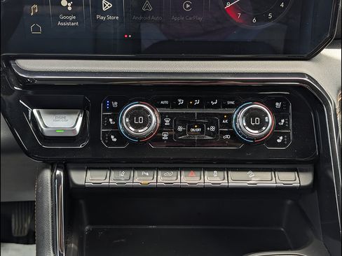 Used 2024 GMC Sierra 2500 AT4 w/ AT4 Premium Plus Package AWD/4WD image 32
