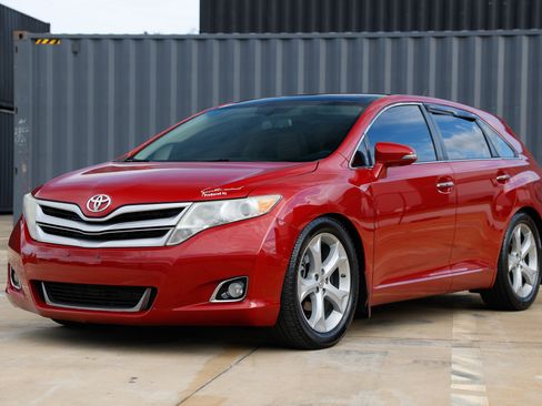 Used 2015 Toyota Venza XLE image 4