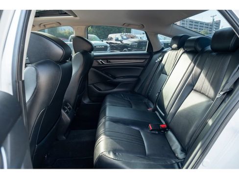 Used 2018 Honda Accord Touring image 13