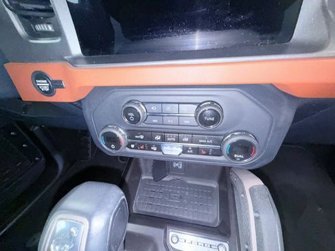 Used 2024 Ford Bronco Outer Banks AWD/4WD image 15