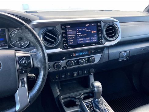 Used 2022 Toyota Tacoma Limited AWD/4WD image 15