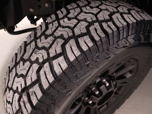 Certified 2020 Ford F350 Lariat w/ Tremor Off-Road Package image 45