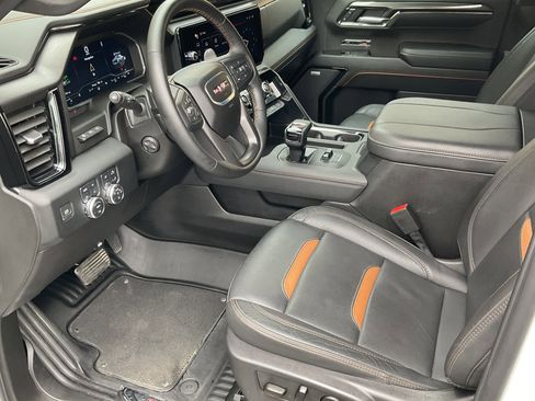 Used 2024 GMC Sierra 1500 AT4 w/ Technology Package AWD/4WD image 22