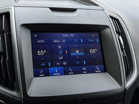 Used 2020 Ford Edge SE FWD image 28