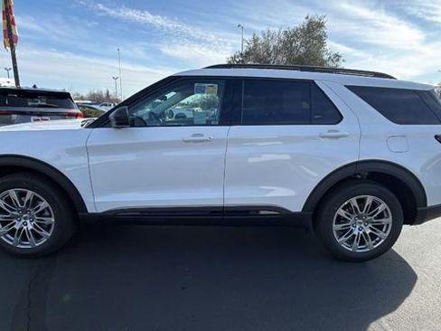 New 2026 Ford Explorer Active w/ Active Comfort Package image 7