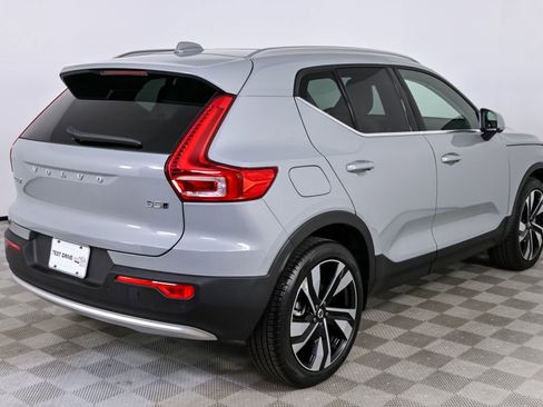 Certified 2025 Volvo XC40 B5 Plus image 29